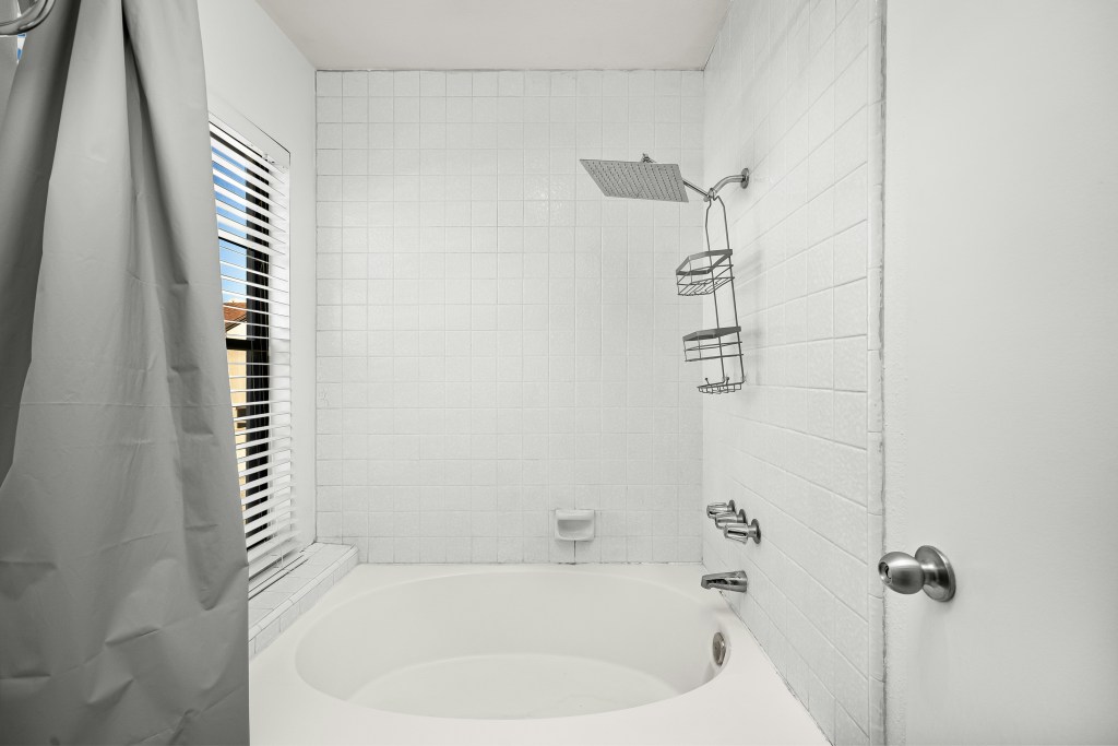 Bathtub Shower Combo Installation Process in Orlando, FL