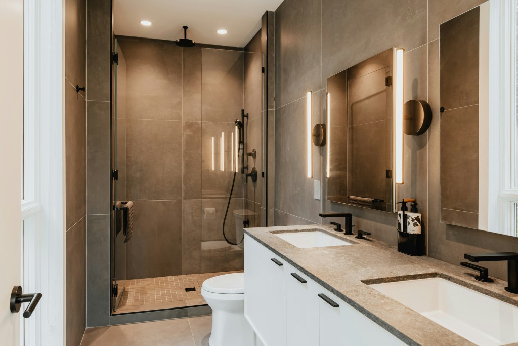 Sleek Modern Master Bathroom Vanity