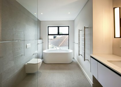 bathtub refinishing vs replacement